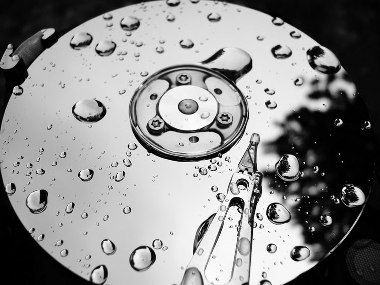 hard disk danneggiato invaso dall'acqua